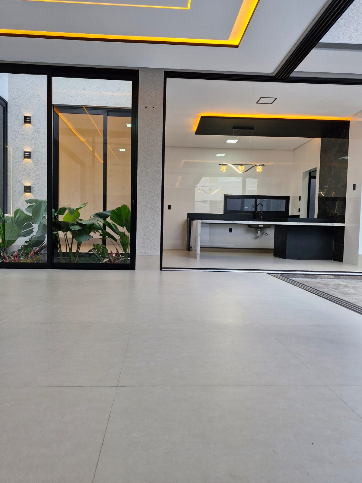 Imagem Casa com 4 Quartos à Venda, 236 m² em Moinho dos Ventos - Goiânia Imagem Casa com 4 Quartos à Venda, 236 m² em Moinho dos Ventos - Goiânia