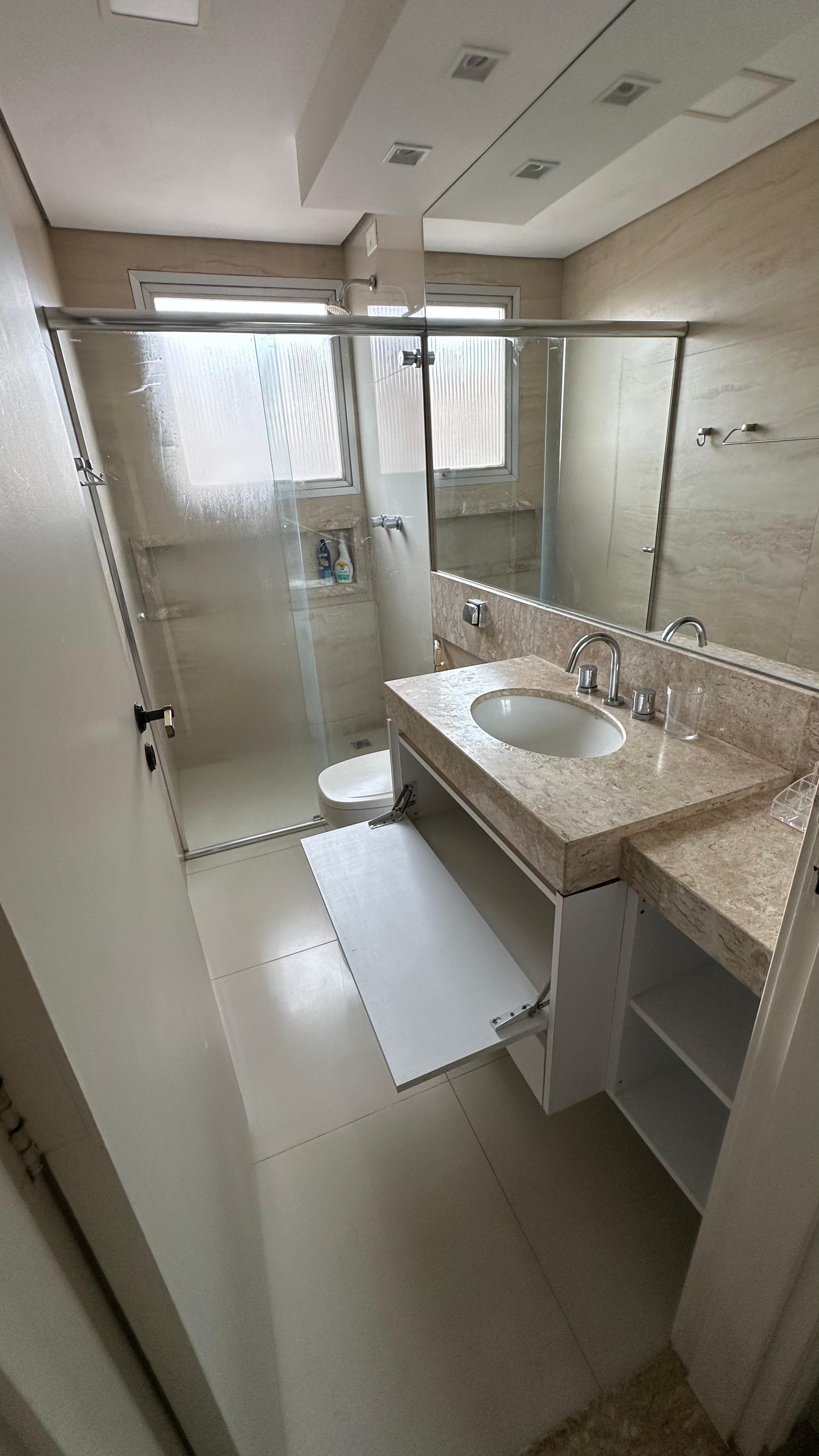 Imagem Apartamento com 3 Quartos à Venda, 131 m²em Centro - Londrina