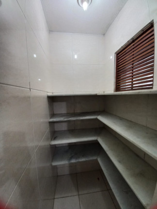 Casa com 3 Quartos para Alugar,  em Centro - Parnamirim