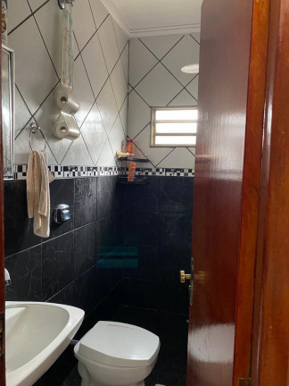 Imagem Casa com 3 Quartos à Venda, 210 m² em Parque Flamboyant - Goiânia Imagem Casa com 3 Quartos à Venda, 210 m² em Parque Flamboyant - Goiânia