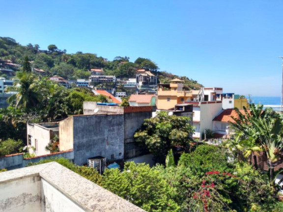 Imagem Casa com 9 Quartos à Venda, 303 m² em Barra da Tijuca - Rio de Janeiro Imagem Casa com 9 Quartos à Venda, 303 m² em Barra da Tijuca - Rio de Janeiro
