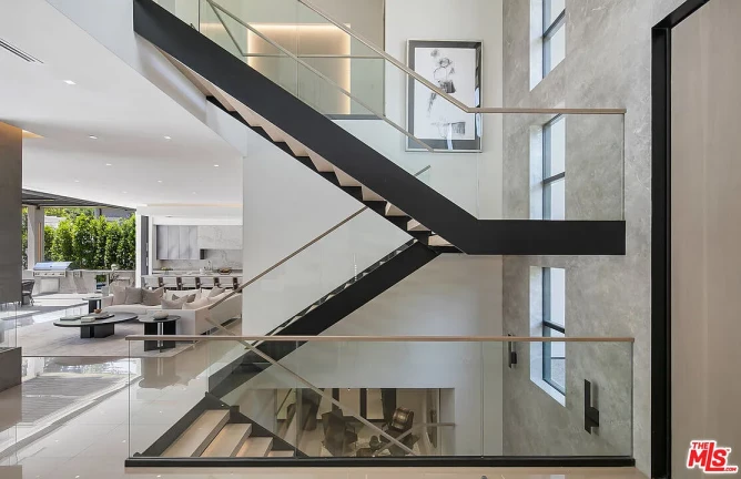 Imagem Casa de Condomínio com 7 Quartos à Venda, 982 m²em Alphaville Residencial Um - Barueri Imagem Casa de Condomínio com 7 Quartos à Venda, 982 m²em Alphaville Residencial Um - Barueri