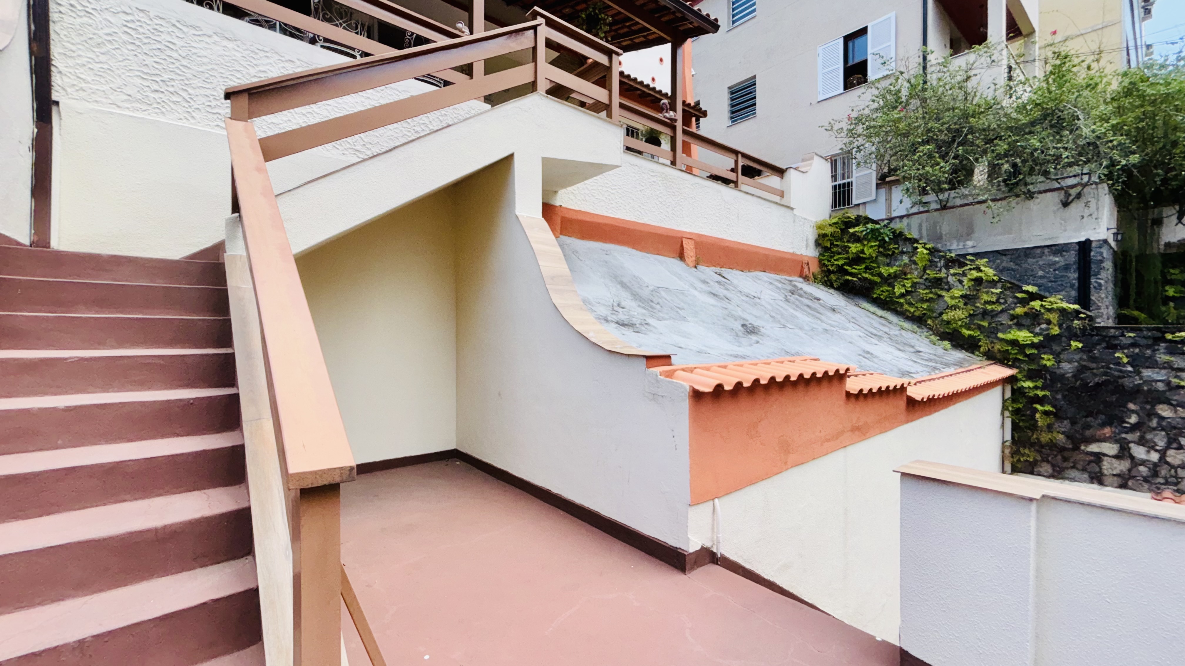 Imagem Casa com 2 Quartos à Venda, 262 m² em Santa Rosa - Niterói Imagem Casa com 2 Quartos à Venda, 262 m² em Santa Rosa - Niterói