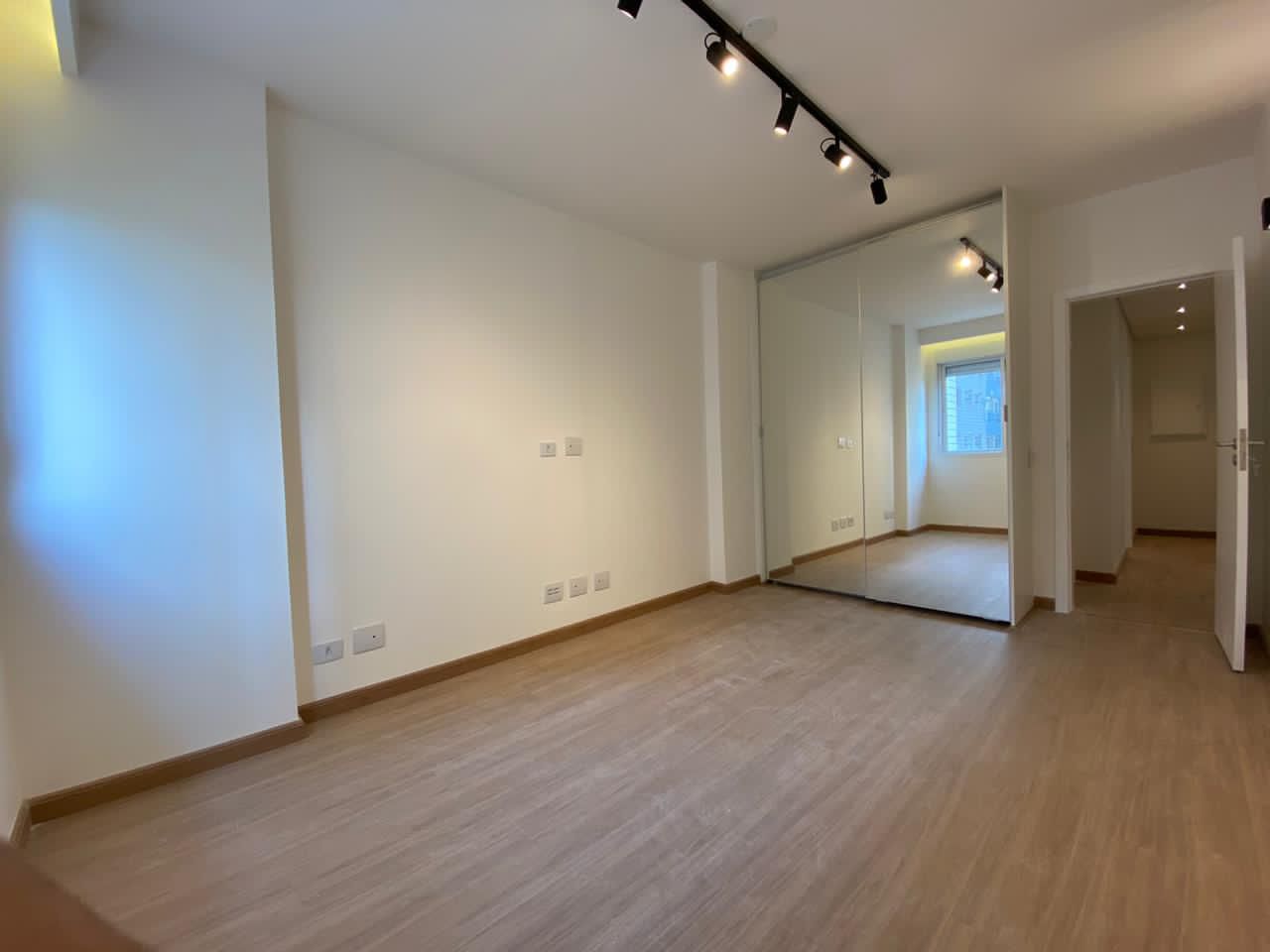 Imagem Apartamento com 3 Quartos à Venda ou Locação, 127 m²em Gonzaga - Santos
