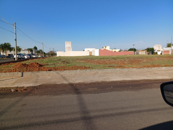 Imagem Terreno à Venda, 3.300 m² em Concórdia I - Araçatuba Imagem Terreno à Venda, 3.300 m² em Concórdia I - Araçatuba