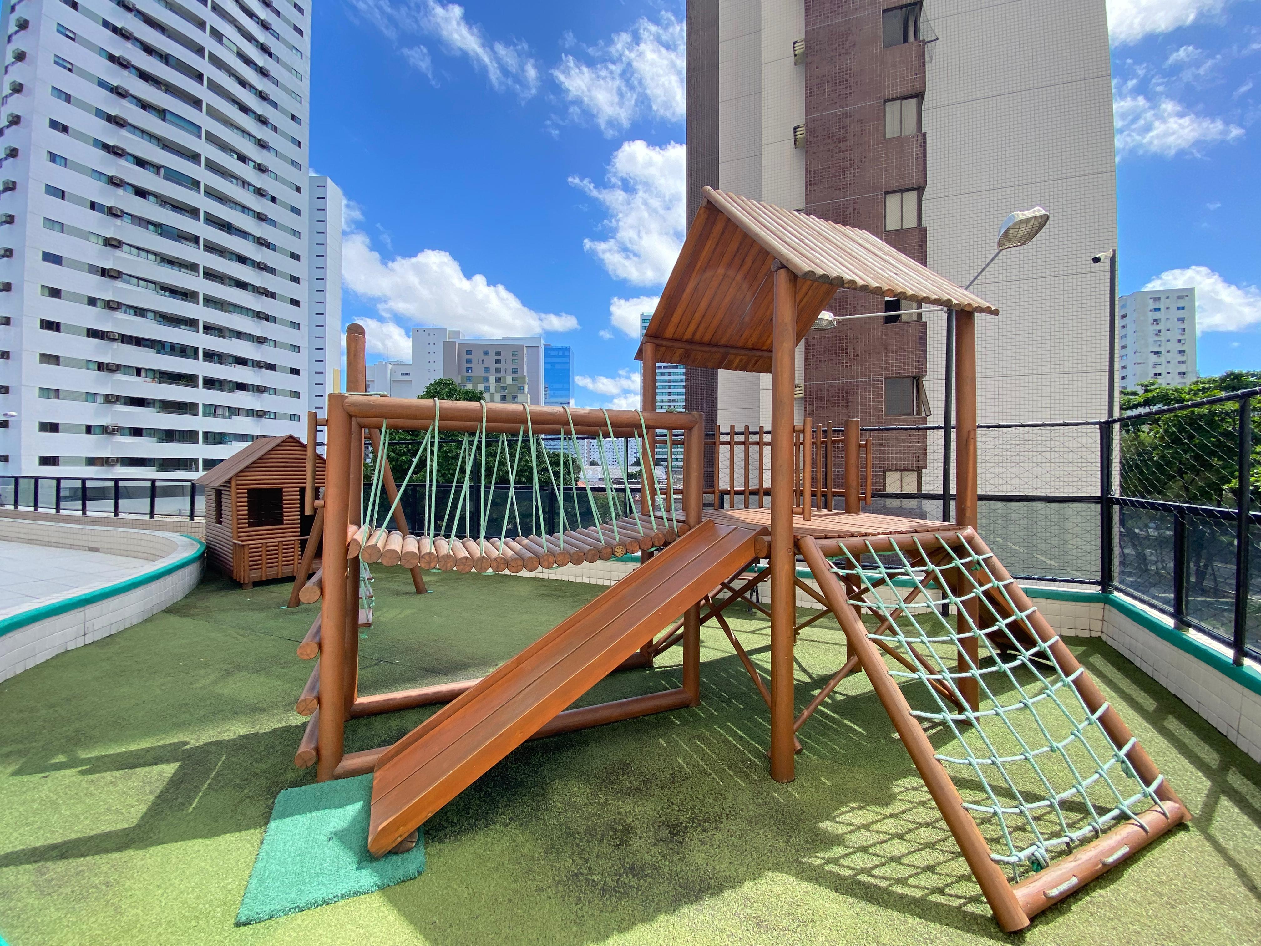 Imagem Apartamento com 4 Quartos à Venda, 158 m²em Boa Viagem - Recife