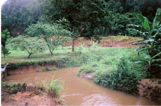 Imagem Terreno à Venda, 726.000 m² em Jardim Mirna - Taboão da Serra Imagem Terreno à Venda, 726.000 m² em Jardim Mirna - Taboão da Serra