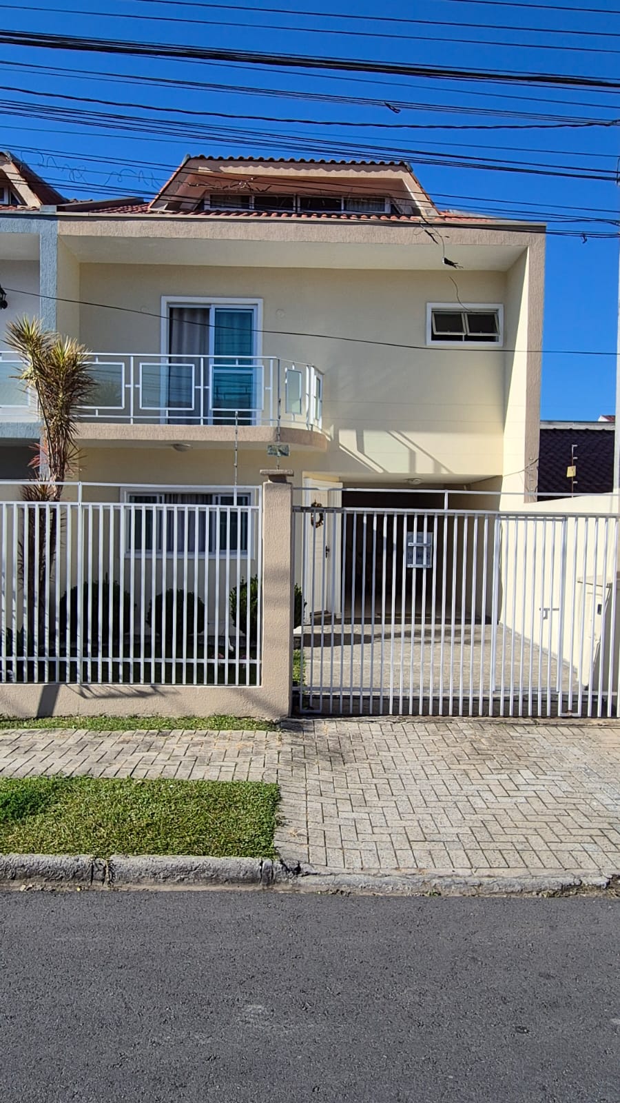 Imagem Sobrado com 3 Quartos à Venda, 177 m² em Cajuru - Curitiba Imagem Sobrado com 3 Quartos à Venda, 177 m² em Cajuru - Curitiba