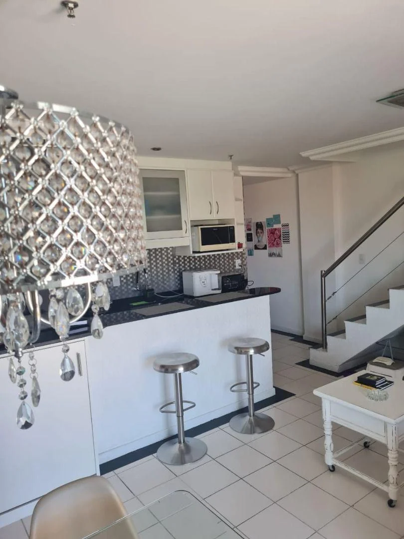 Imagem Cobertura com 2 Quartos à Venda, 140 m²em Camboinhas - Niterói Imagem Cobertura com 2 Quartos à Venda, 140 m²em Camboinhas - Niterói
