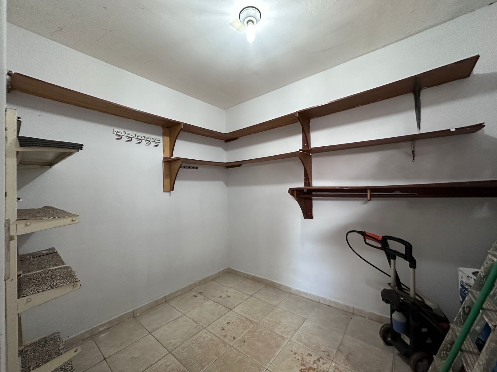 Imagem Sobrado com 4 Quartos à Venda, 188 m²em Jardim América - Goiânia