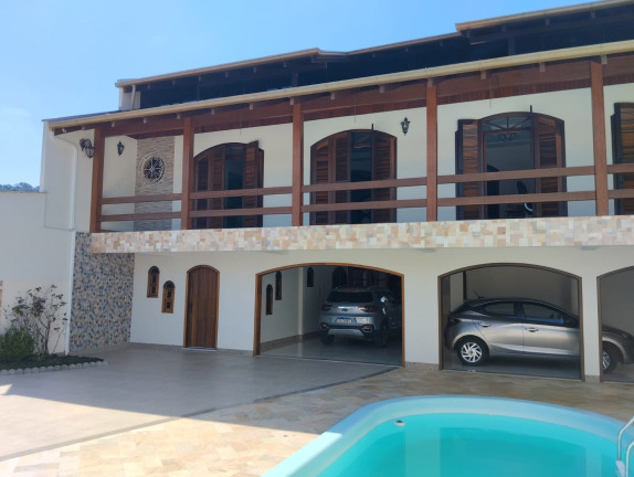 Imagem Casa com 4 Quartos à Venda, 400 m² em Garcia - Blumenau Imagem Casa com 4 Quartos à Venda, 400 m² em Garcia - Blumenau