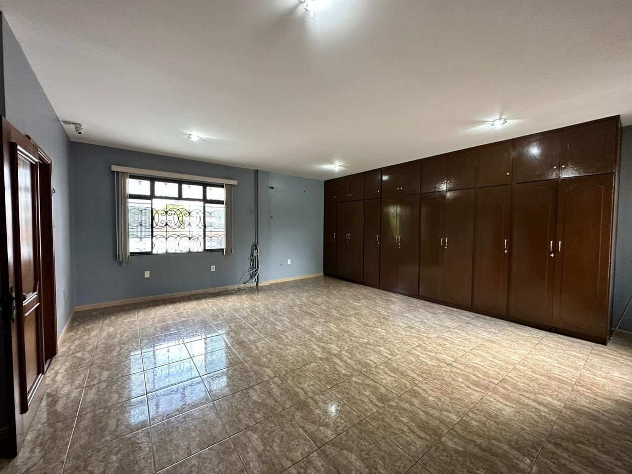 Imagem Casa com 7 Quartos à Venda ou Locação, 660 m²em Jurunas - Belém Imagem Casa com 7 Quartos à Venda ou Locação, 660 m²em Jurunas - Belém