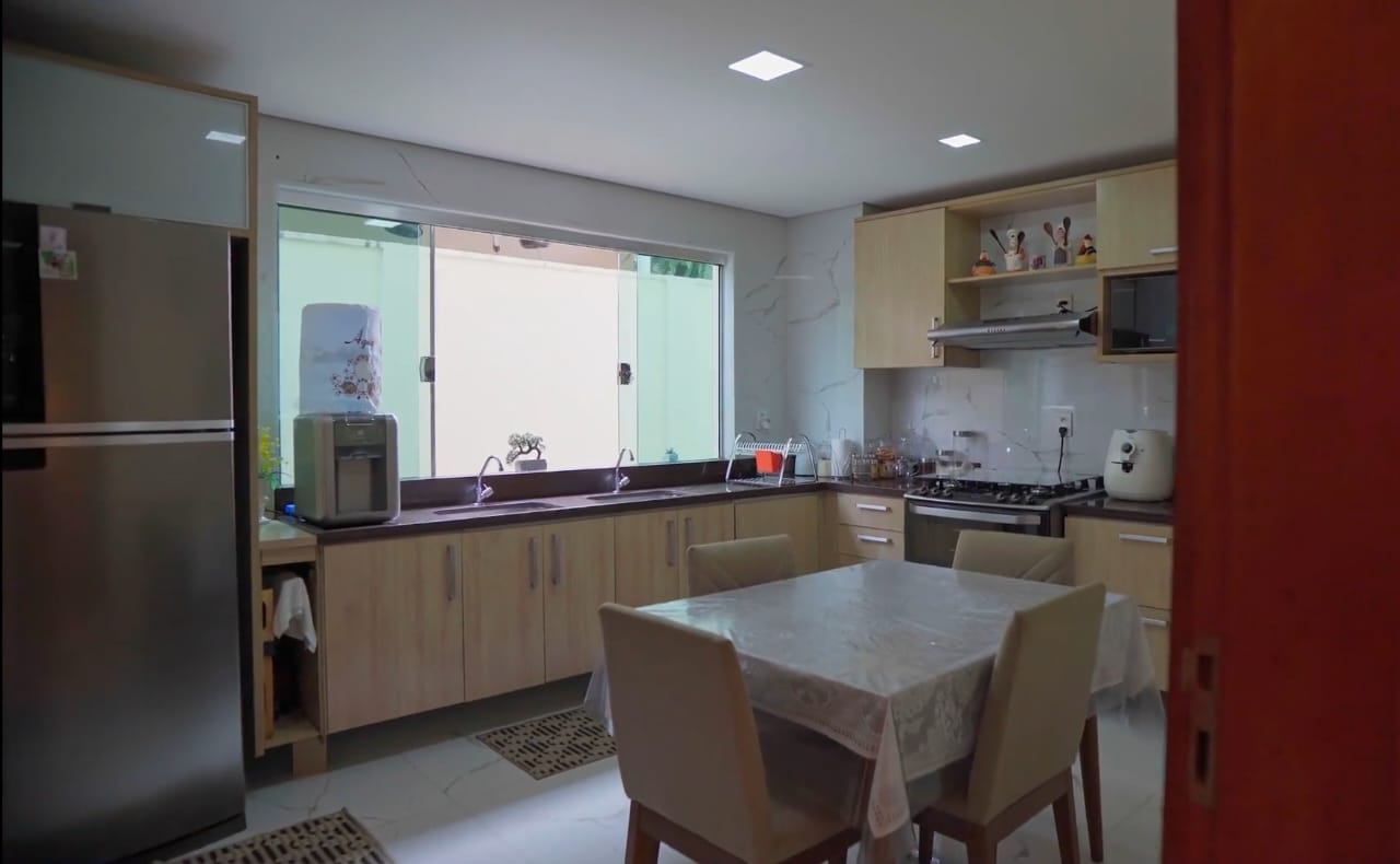 Imagem Casa de Condomínio com 4 Quartos à Venda, 205 m²em Novo Aleixo - Manaus Imagem Casa de Condomínio com 4 Quartos à Venda, 205 m²em Novo Aleixo - Manaus