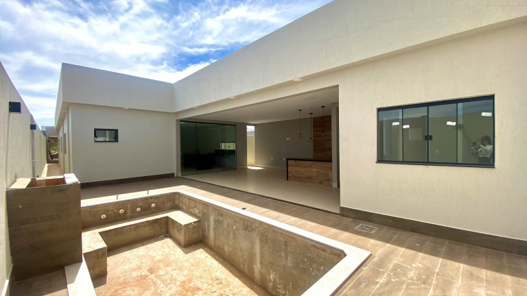 Imagem Casa de Condomínio com 4 Quartos à Venda,  em Setor Habitacional Vicente Pires - Brasília