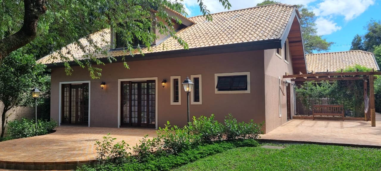 Casa com 3 Quartos à Venda, 258 m² em Butiatuvinha - Curitiba