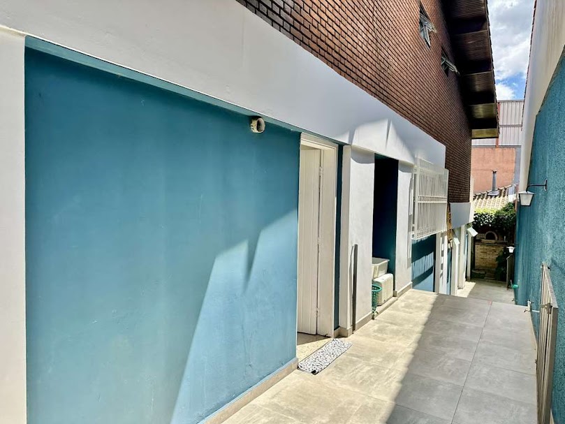 Imagem Casa com 4 Quartos à Venda, 228 m² em Jardim Jussara - São Paulo