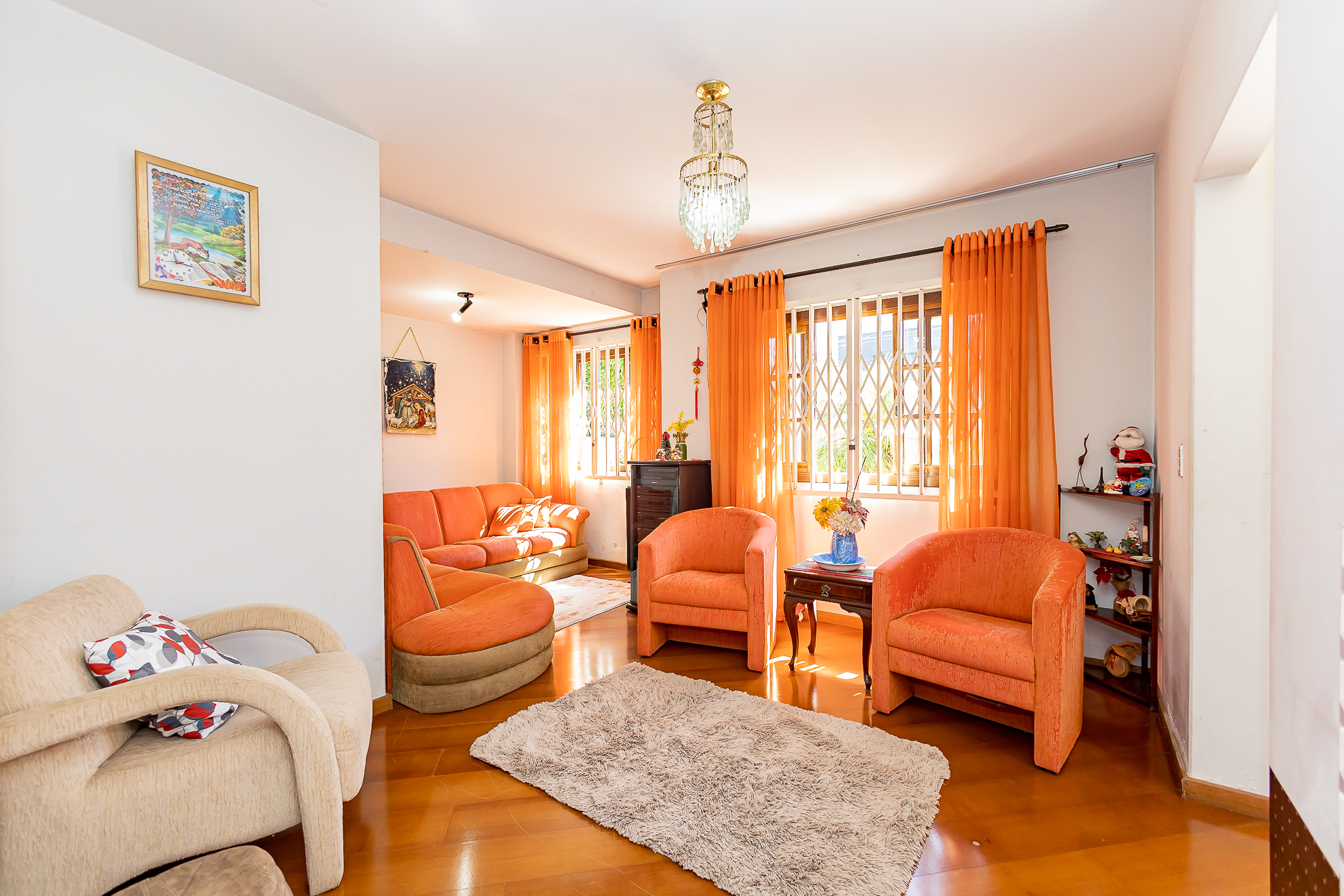 Imagem Casa com 3 Quartos à Venda, 209 m²em Campina do Siqueira - Curitiba Imagem Casa com 3 Quartos à Venda, 209 m²em Campina do Siqueira - Curitiba
