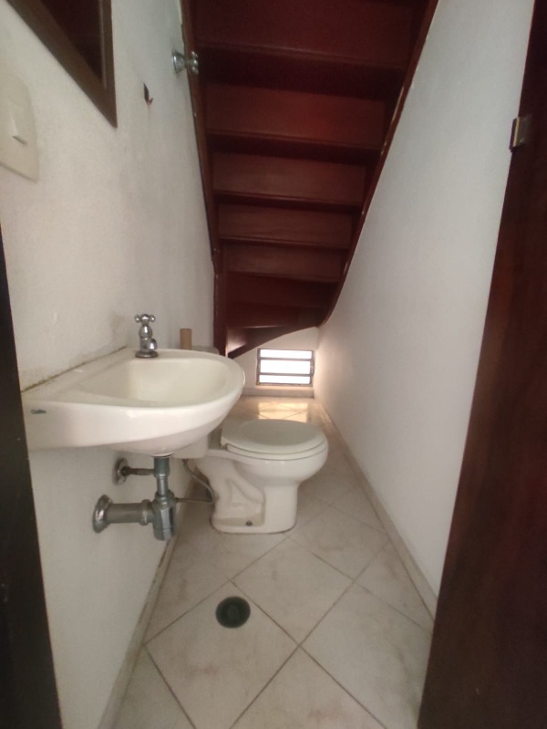 Imagem Casa com 2 Quartos para Alugar, 180 m²em Chácara Inglesa - São Paulo