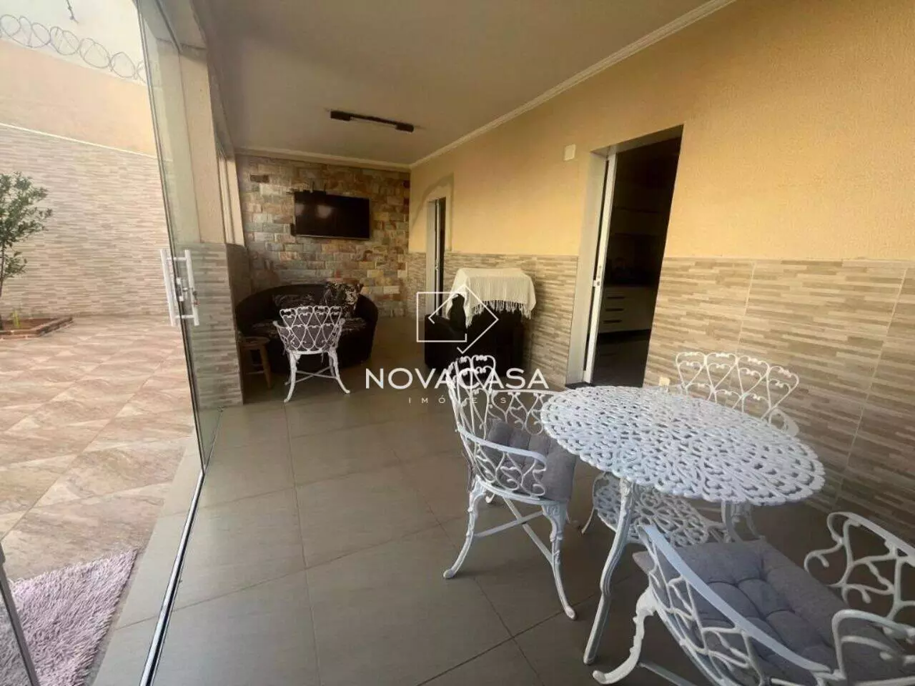 Imagem Casa com 4 Quartos à Venda, 380 m² em Santa Mônica - Belo Horizonte Imagem Casa com 4 Quartos à Venda, 380 m² em Santa Mônica - Belo Horizonte