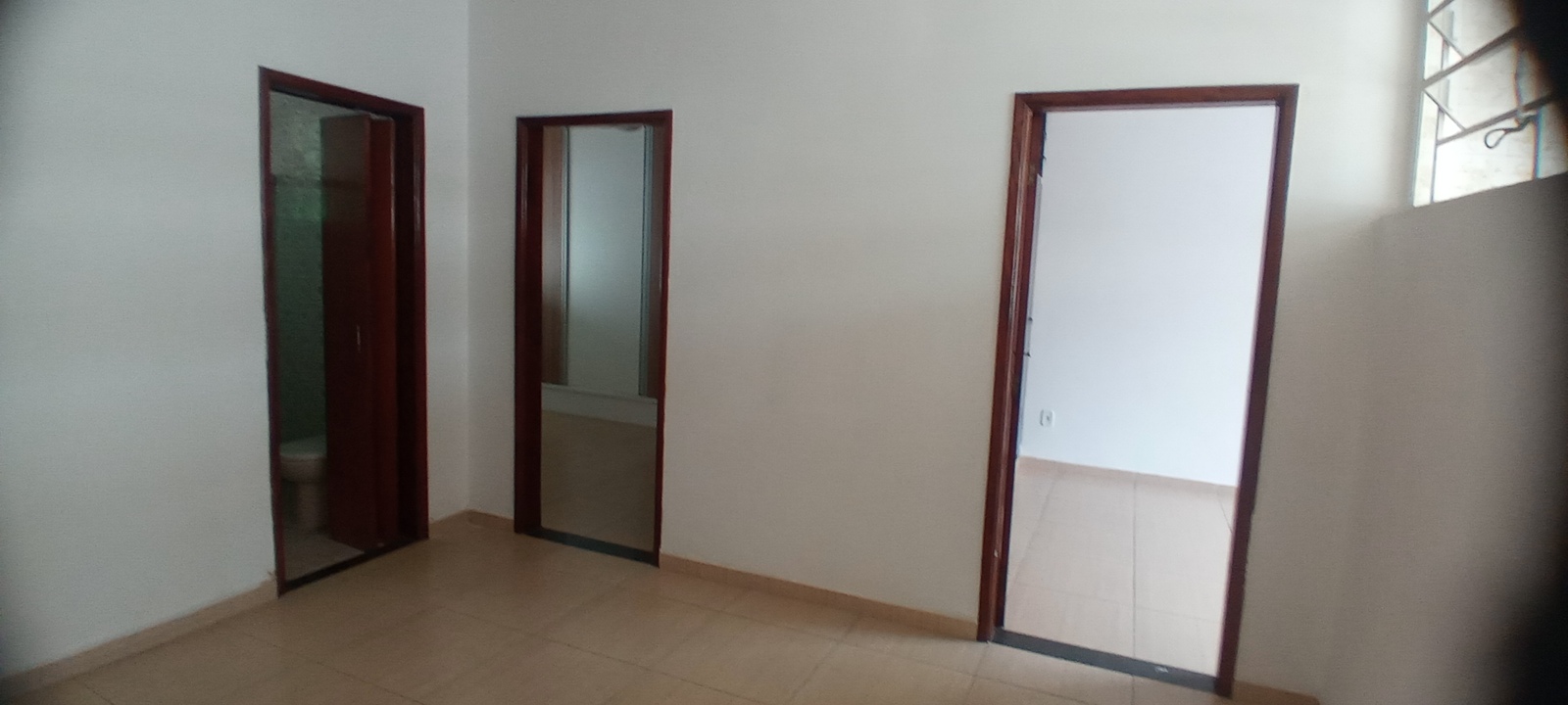 Imagem Casa com 4 Quartos à Venda, 173 m²em Centro - Taubaté Imagem Casa com 4 Quartos à Venda, 173 m²em Centro - Taubaté