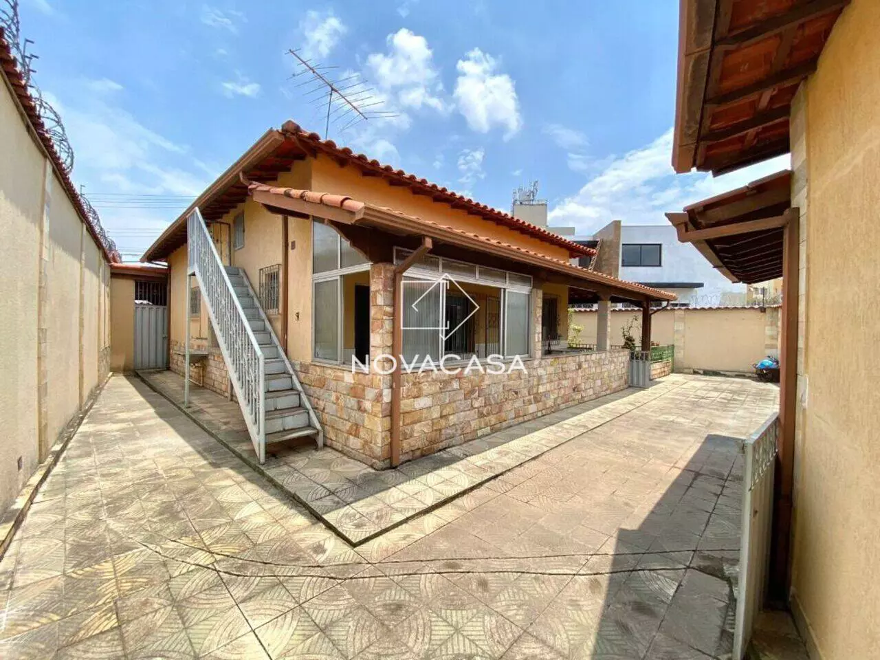 Imagem Casa com 3 Quartos à Venda, 147 m² em Heliópolis - Belo Horizonte Imagem Casa com 3 Quartos à Venda, 147 m² em Heliópolis - Belo Horizonte