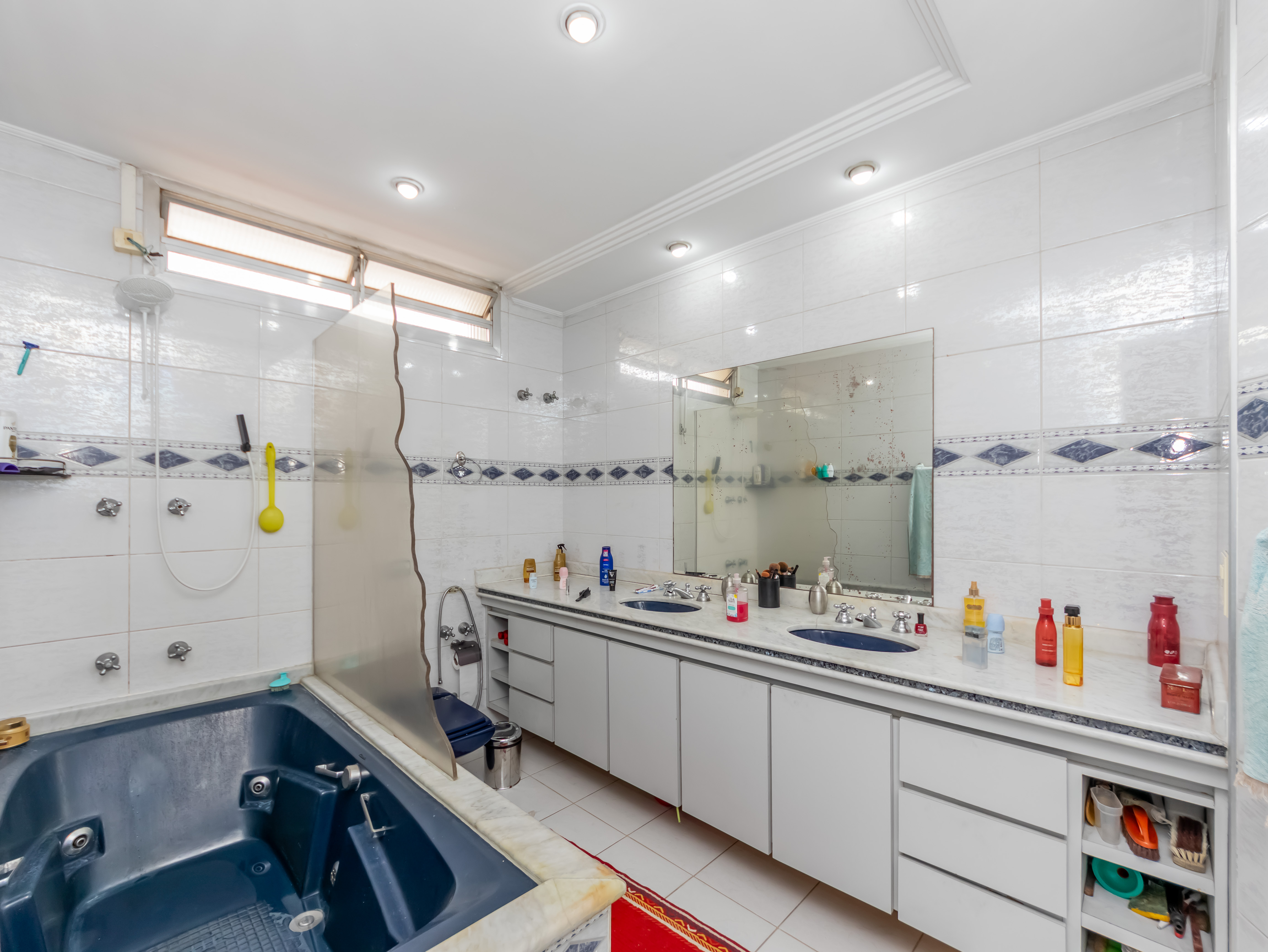 Imagem Sobrado com 3 Quartos à Venda, 300 m² em Vila Lúcia Elvira - São Paulo