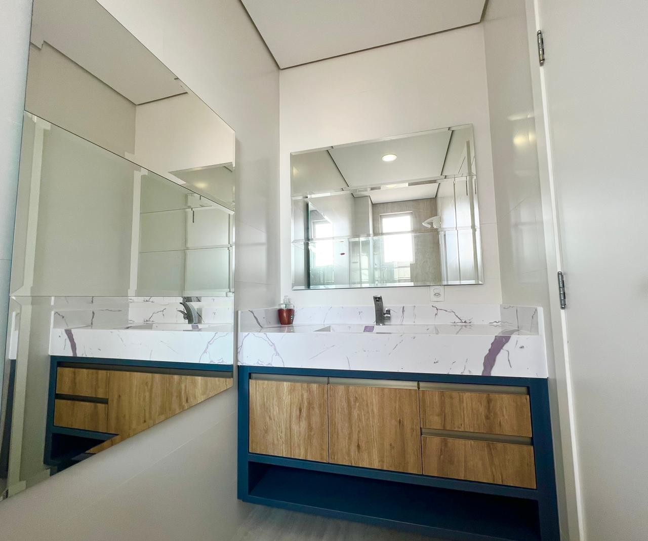 Imagem Apartamento com 3 Quartos à Venda, 143 m²em Centro - Balneário Camboriú Imagem Apartamento com 3 Quartos à Venda, 143 m²em Centro - Balneário Camboriú