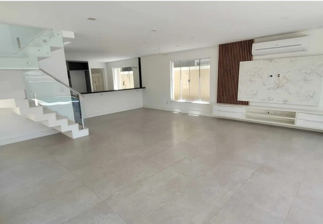 Imagem Casa com 4 Quartos para Alugar, 360 m²em Recreio dos Bandeirantes - Rio de Janeiro