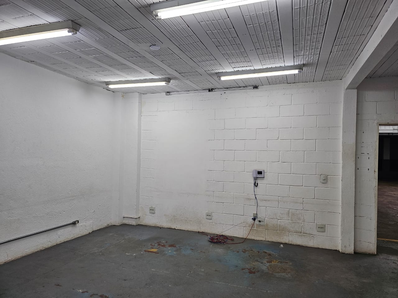 Imagem Galpão para Alugar, 600 m² em Vila Anastácio - São Paulo