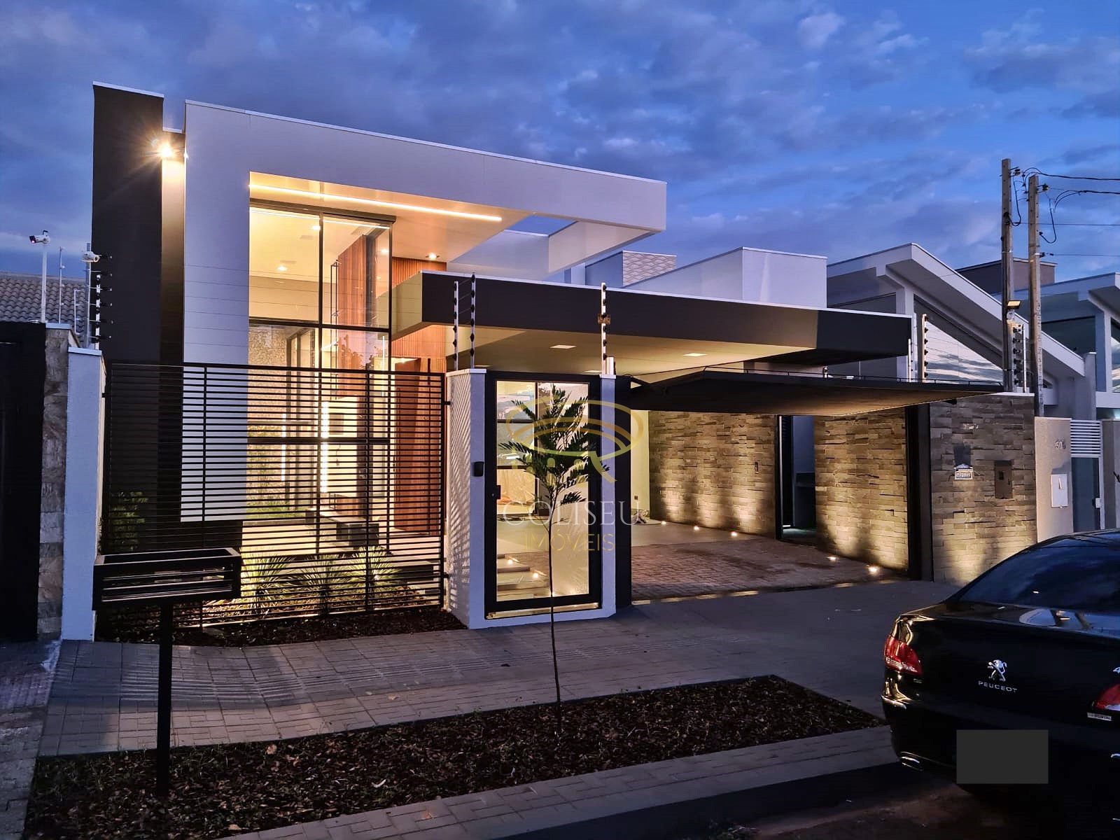 Casa com 3 Quartos à Venda, 250 m²em Loteamento Alto da Boa Vista - Maringá