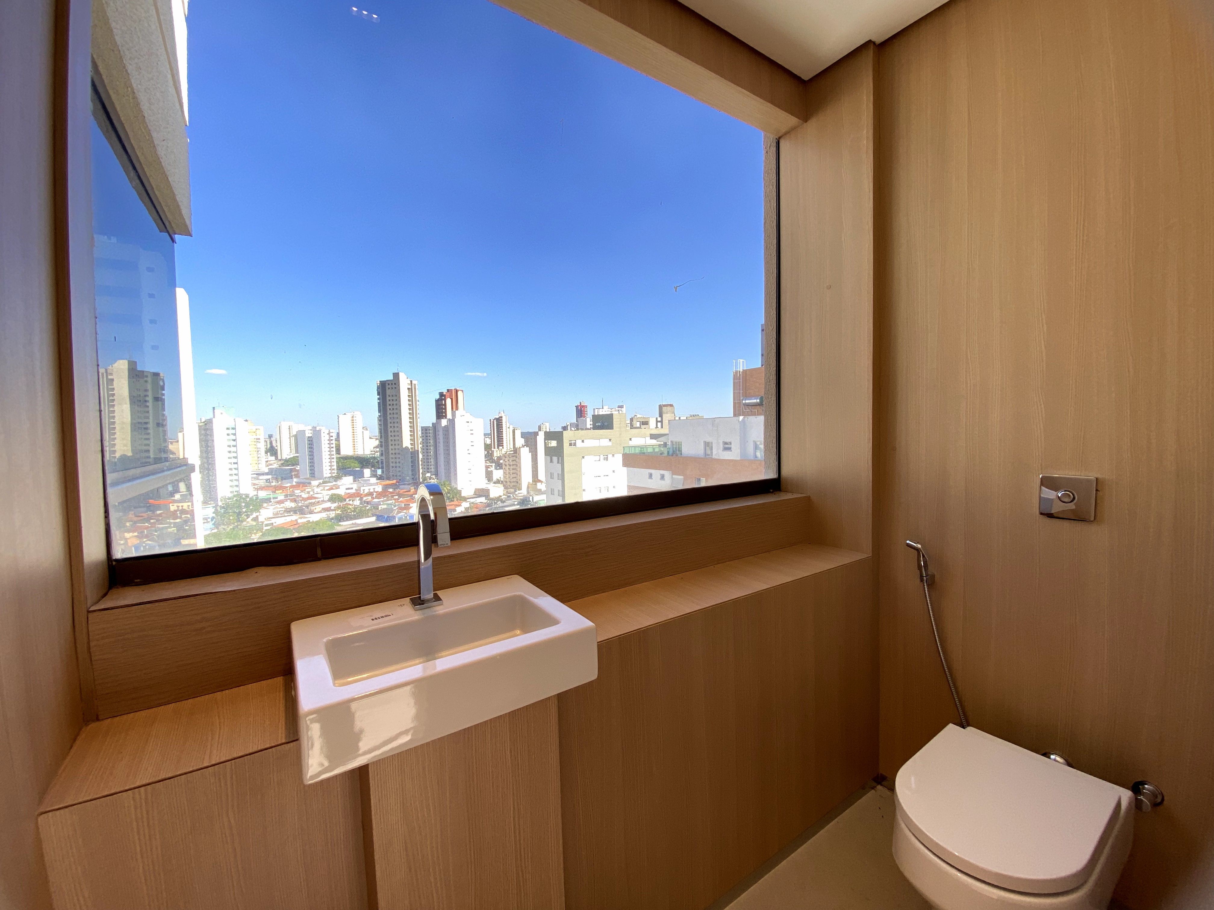 Imagem Apartamento com 4 Quartos à Venda, 216 m²em Martins - Uberlândia Imagem Apartamento com 4 Quartos à Venda, 216 m²em Martins - Uberlândia
