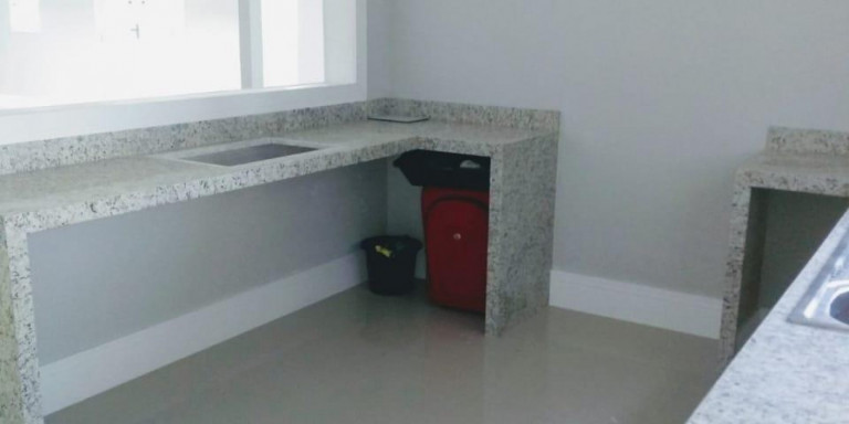 Imagem Casa com 1 Quarto à Venda, 250 m² em Centro - Santa Isabel Imagem Casa com 1 Quarto à Venda, 250 m² em Centro - Santa Isabel