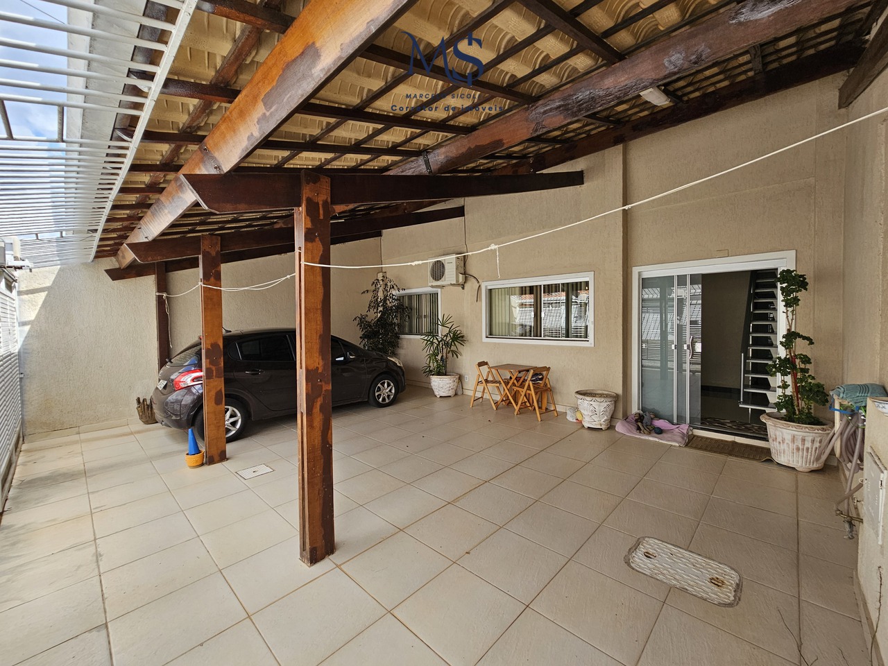 Imagem Casa com 2 Quartos à Venda, 180 m² em Guará II - Brasília