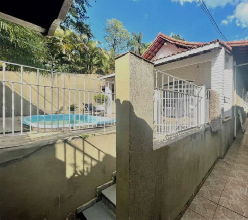 Imagem Casa com 3 Quartos à Venda,  em Vila Diva - Carapicuíba