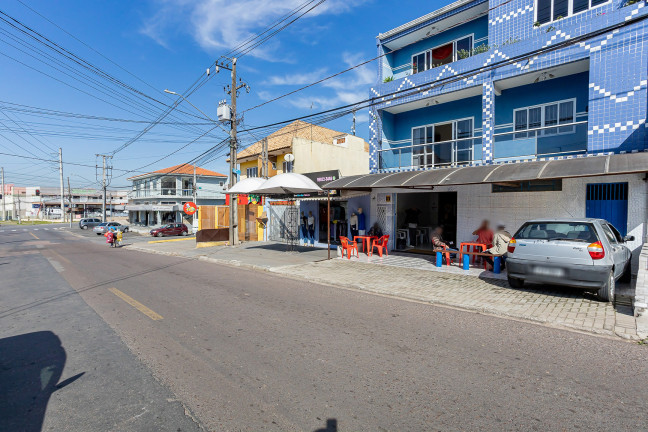 Casa com 3 Quartos à Venda,  em Sítio Cercado - Curitiba