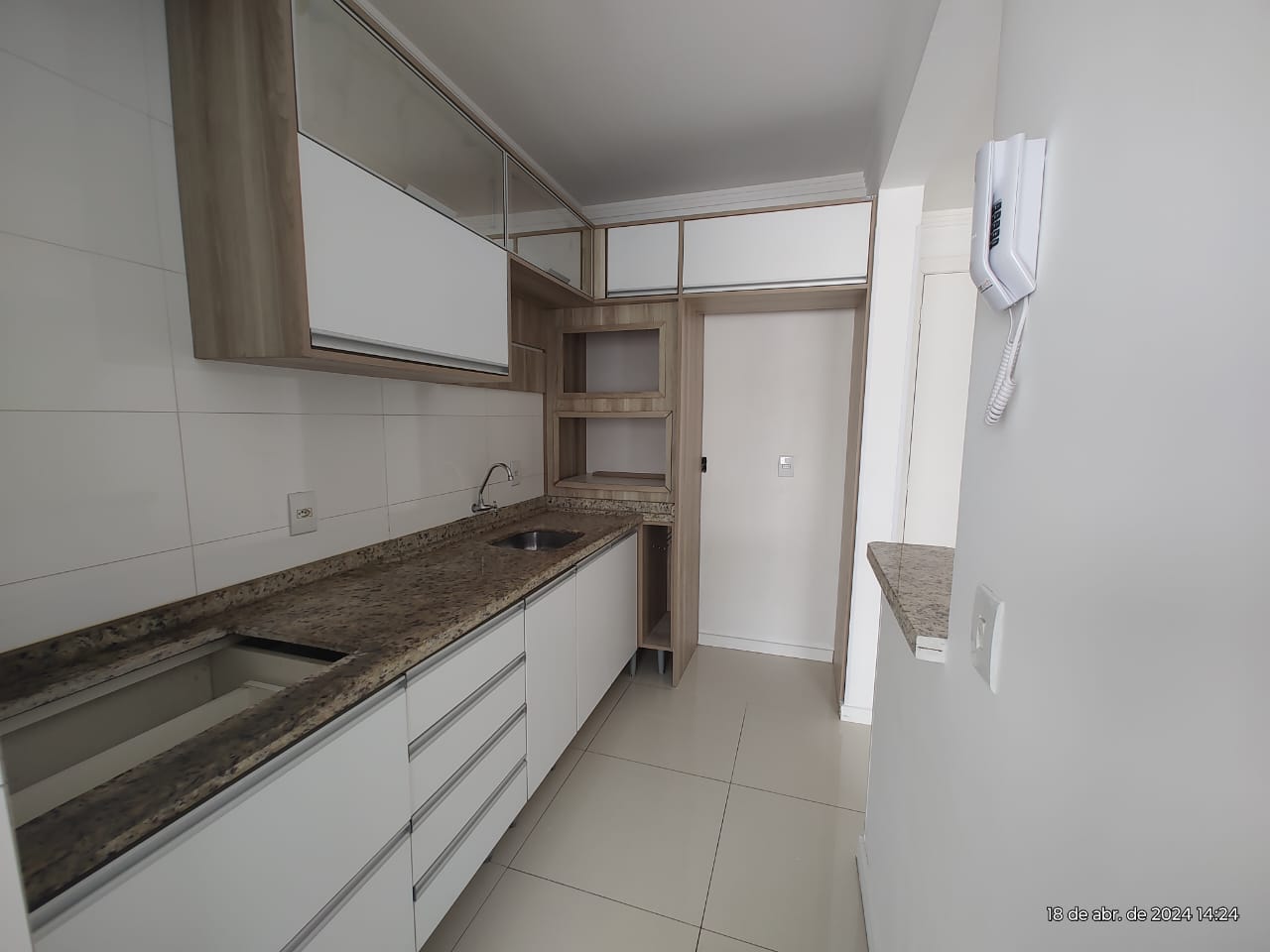 Imagem Apartamento com 2 Quartos para Alugar, 55 m²em Nova Esperança - Balneário Camboriú Imagem Apartamento com 2 Quartos para Alugar, 55 m²em Nova Esperança - Balneário Camboriú