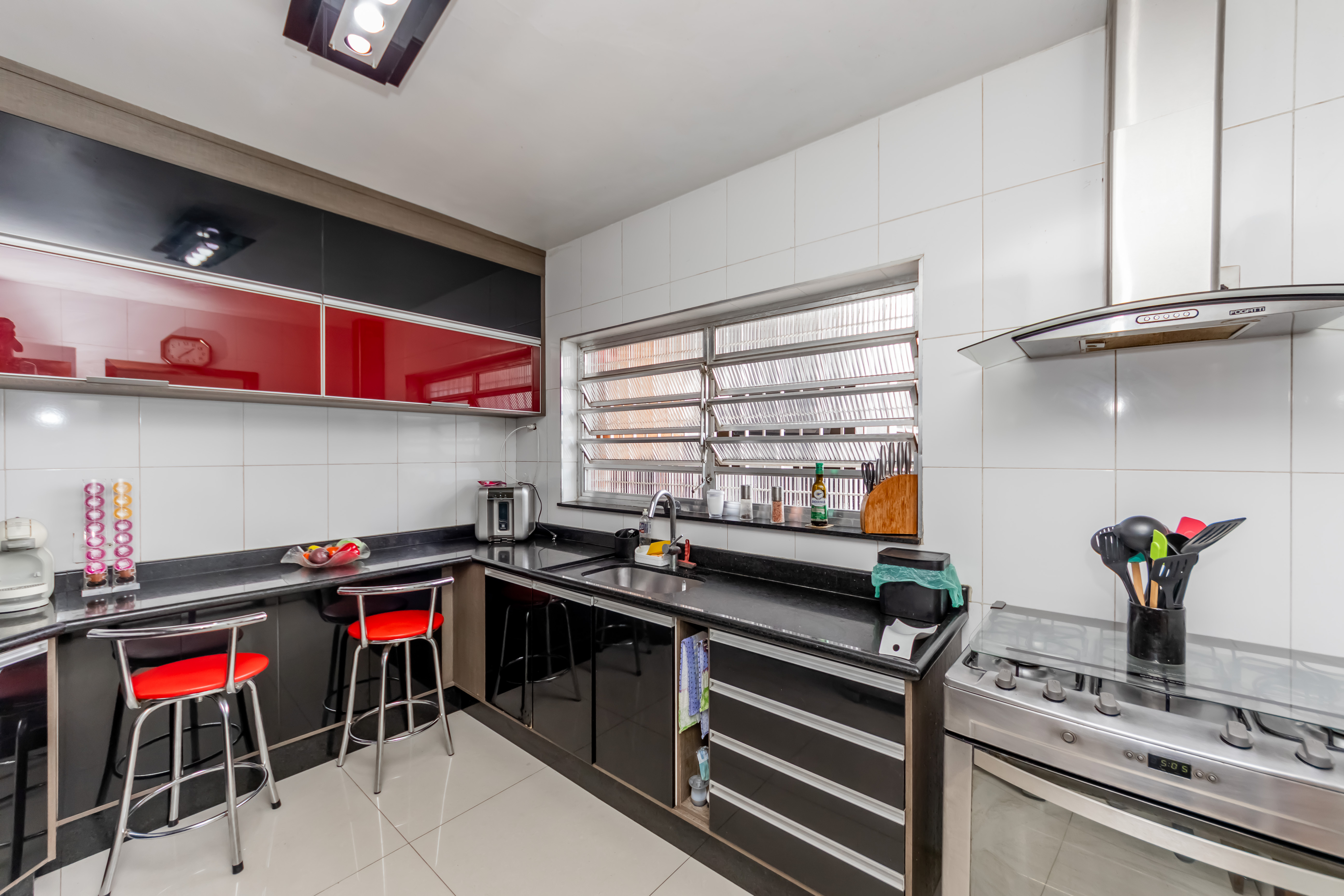 Imagem Sobrado com 3 Quartos à Venda, 300 m² em Vila Lúcia Elvira - São Paulo