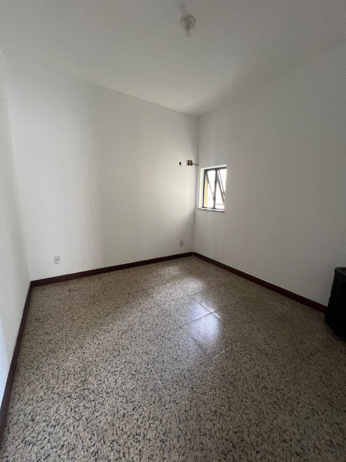 Imagem Casa com 4 Quartos para Alugar, 1 m² em Umarizal - Belém Imagem Casa com 4 Quartos para Alugar, 1 m² em Umarizal - Belém