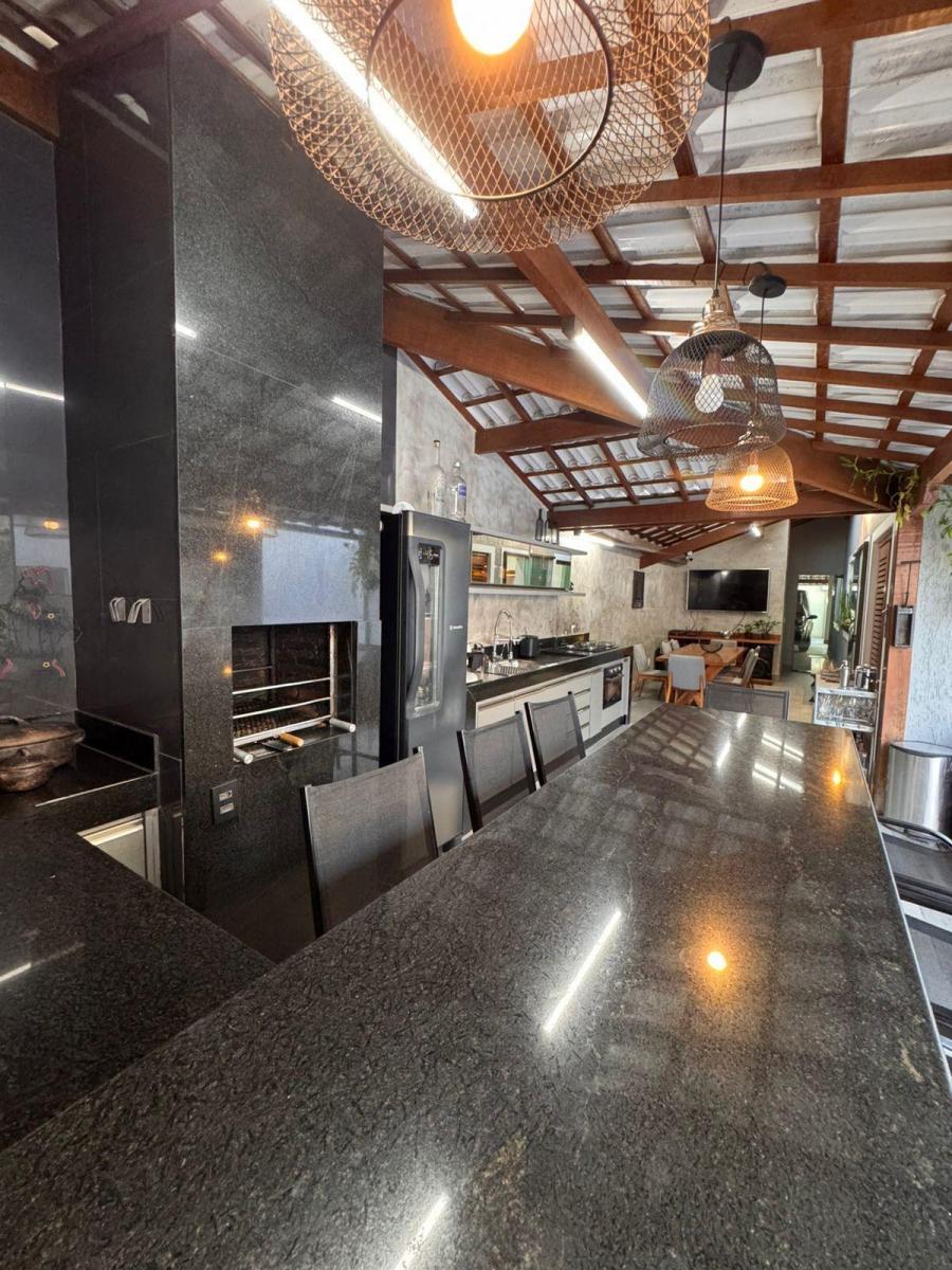 Imagem Casa com 3 Quartos à Venda, 213 m² em Santa Amélia - Belo Horizonte Imagem Casa com 3 Quartos à Venda, 213 m² em Santa Amélia - Belo Horizonte