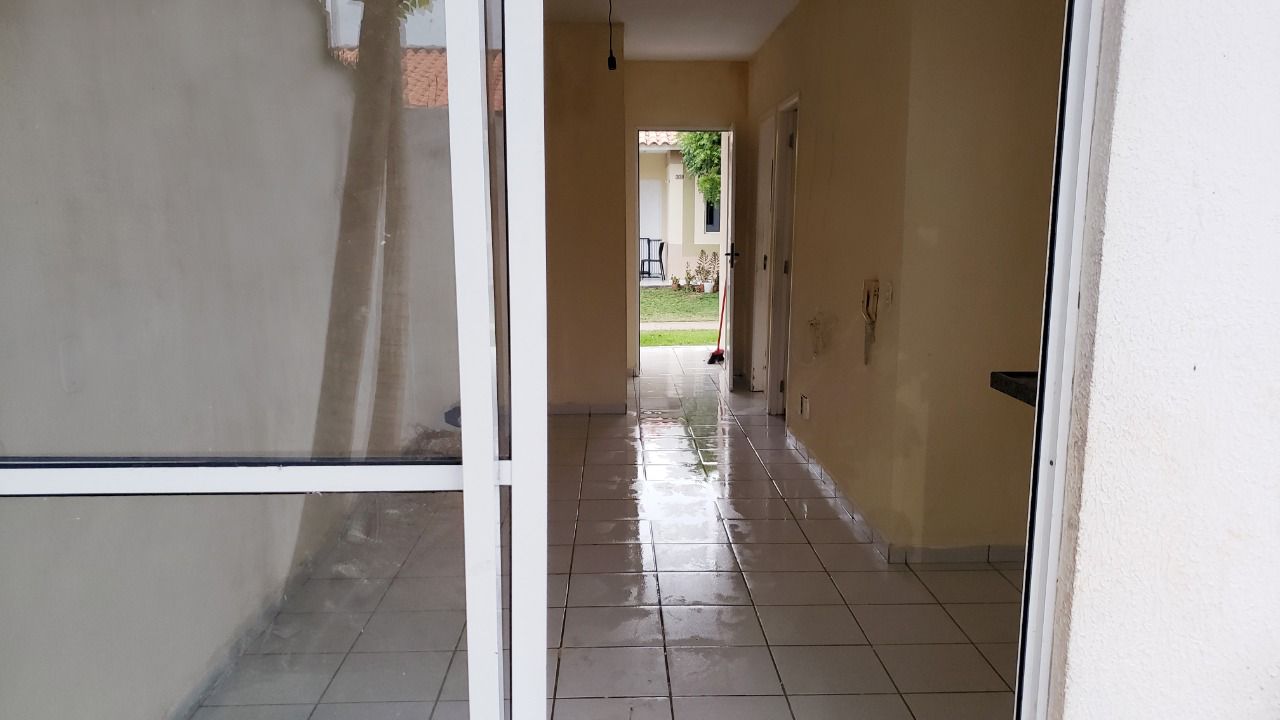 Imagem Casa de Condomínio com 2 Quartos à Venda, 43 m²em Senador Carlos Jereissati - Pacatuba