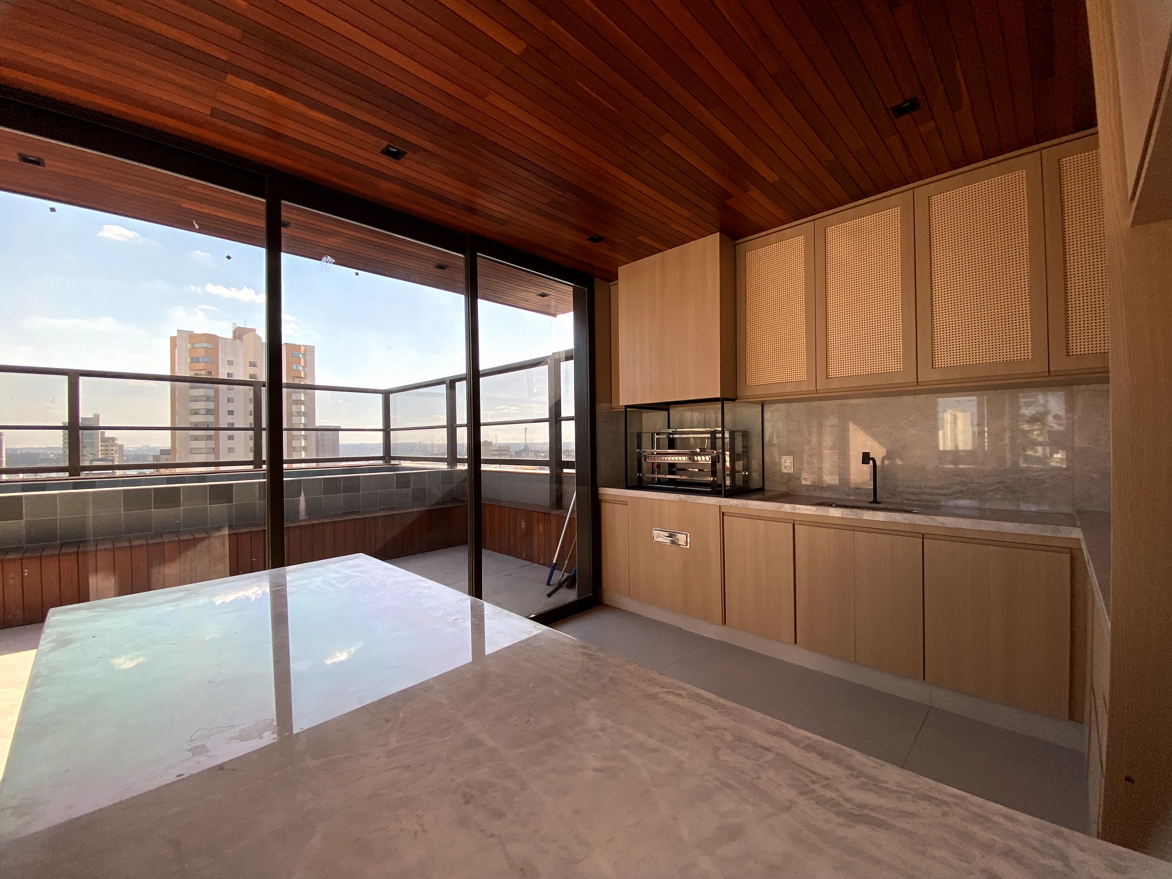 Imagem Apartamento com 4 Quartos à Venda, 216 m²em Martins - Uberlândia Imagem Apartamento com 4 Quartos à Venda, 216 m²em Martins - Uberlândia