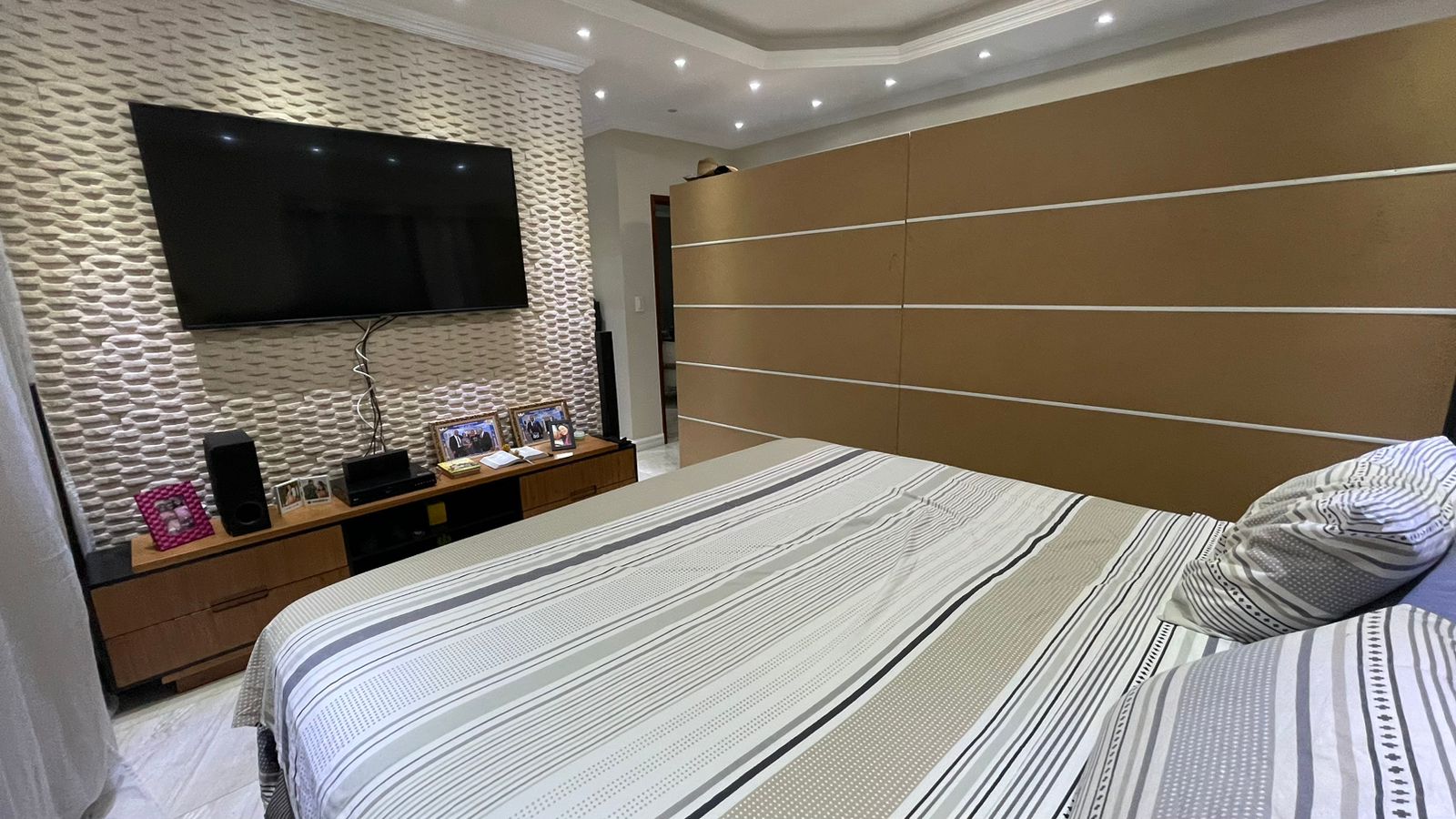 Imagem Casa de Condomínio com 3 Quartos à Venda, 200 m² em Campo Grande - Rio de Janeiro Imagem Casa de Condomínio com 3 Quartos à Venda, 200 m² em Campo Grande - Rio de Janeiro