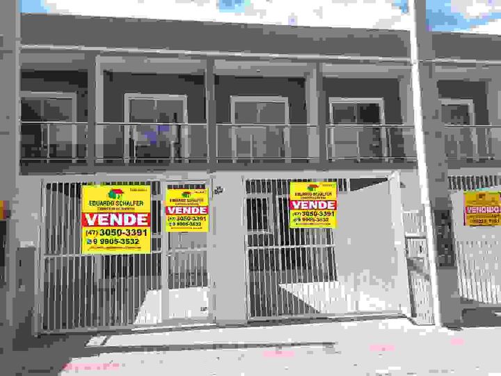 Sobrado com 2 Quartos à Venda, 65 m² em Lídia Duarte - Camboriú