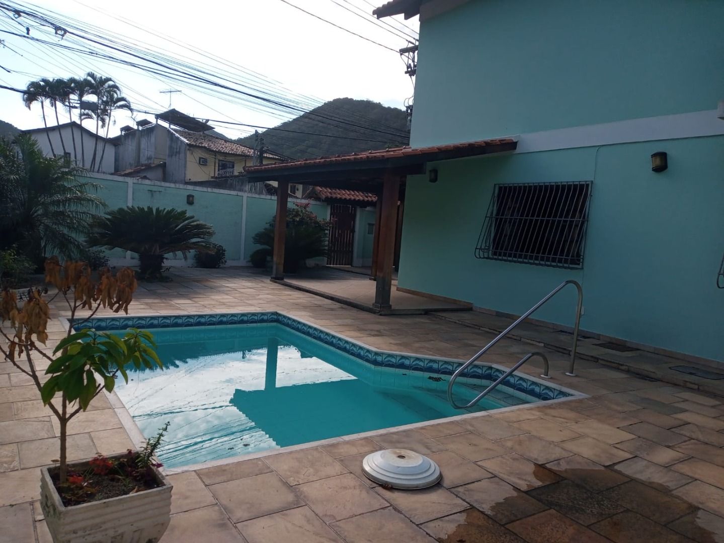 Imagem Casa com 3 Quartos à Venda, 360 m²em Piratininga - Niterói Imagem Casa com 3 Quartos à Venda, 360 m²em Piratininga - Niterói