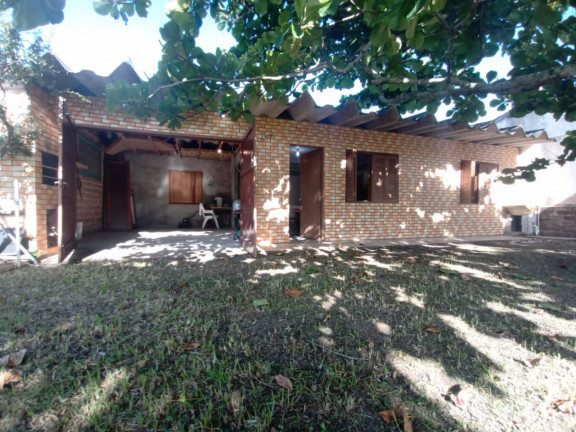 Imagem Casa com 3 Quartos à Venda, 120 m² em centro - Xangri-Lá Imagem Casa com 3 Quartos à Venda, 120 m² em centro - Xangri-Lá