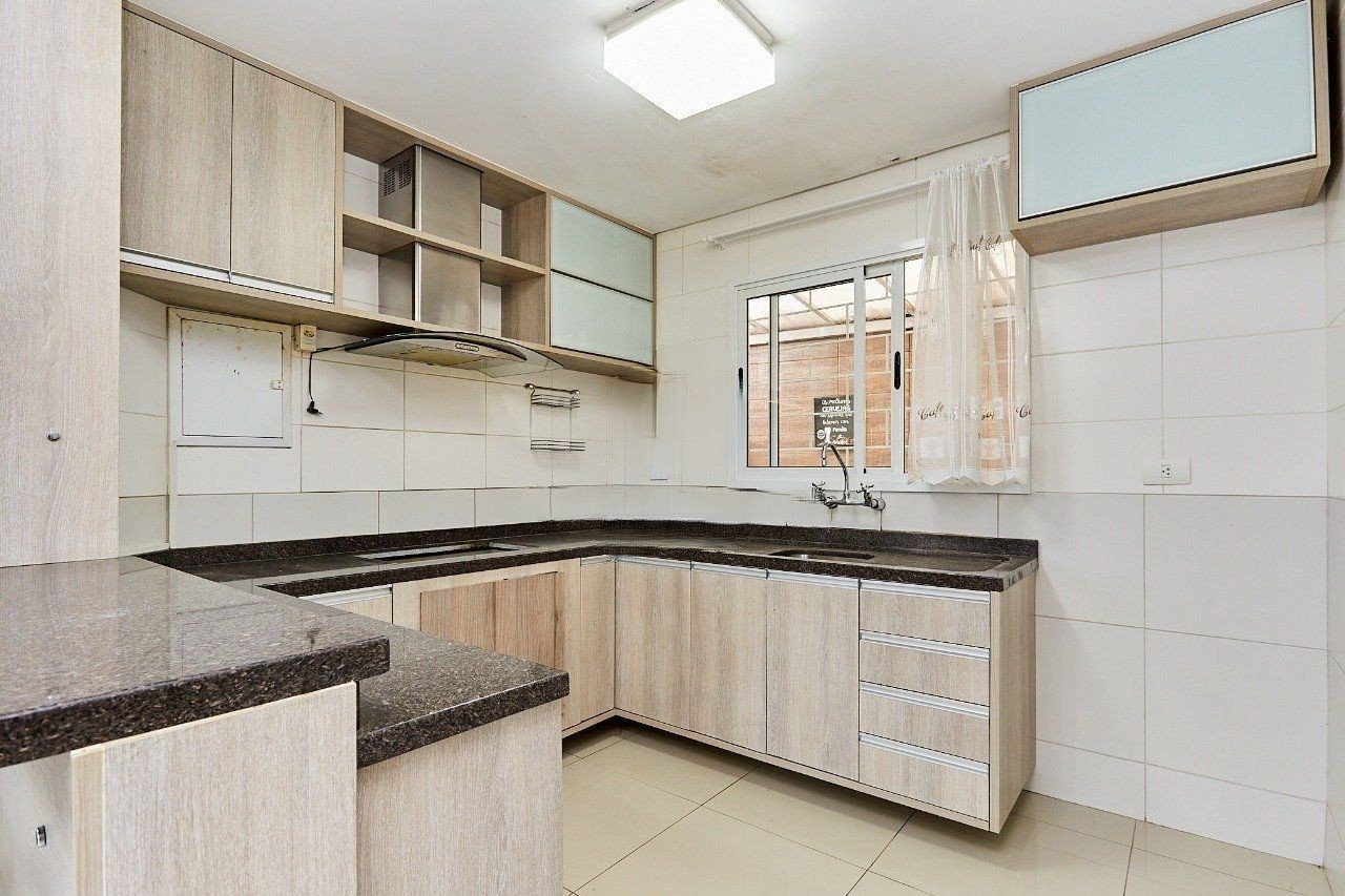 Imagem Sobrado com 3 Quartos à Venda, 130 m²em Embu - Colombo
