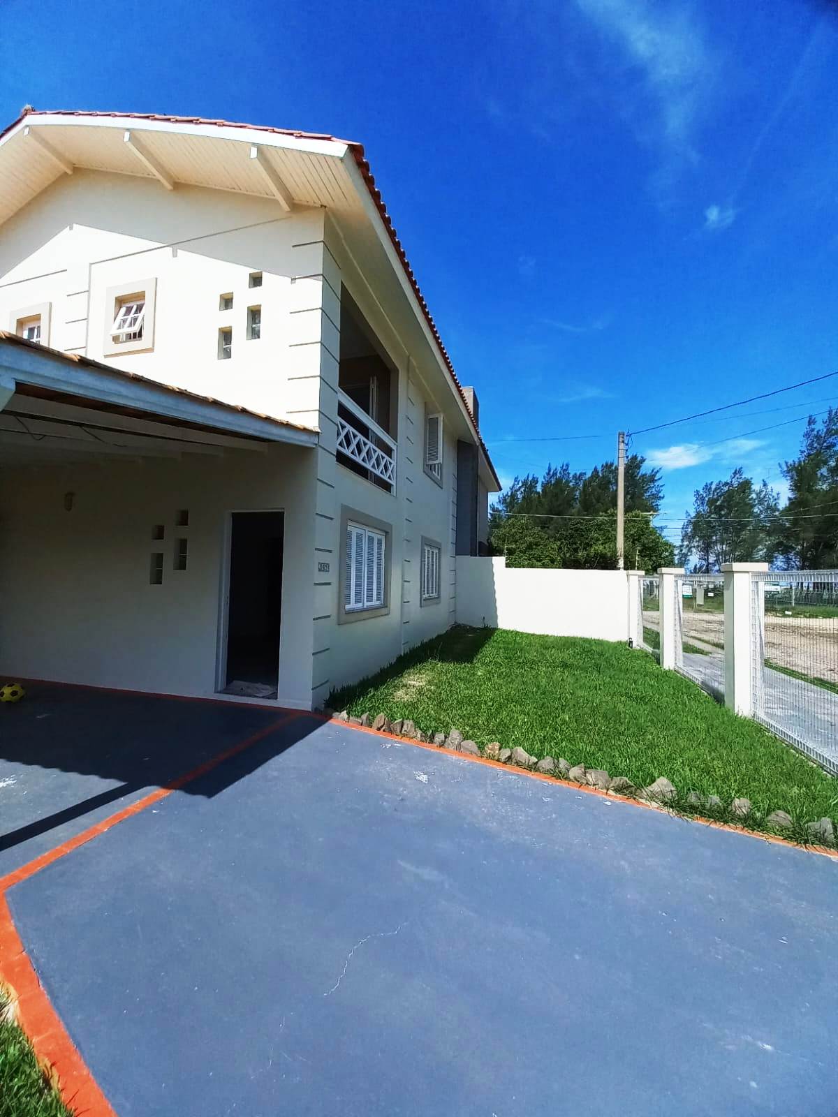 Imagem Sobrado com 3 Quartos à Venda, 213 m²em Zona Nova - Tramandaí