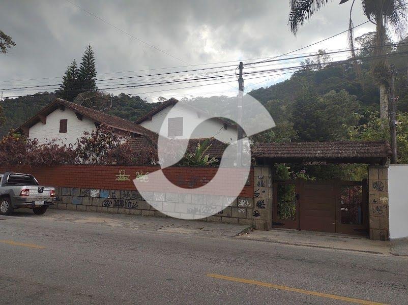 Casa com 3 Quartos à Venda ou Locação, 318 m² em Várzea - Teresópolis
