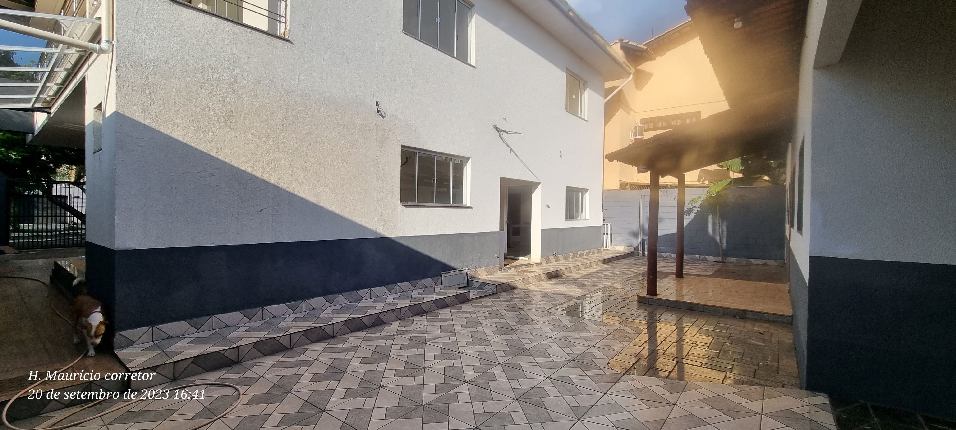 Imagem Sobrado com 4 Quartos à Venda, 377 m²em Setor Jaó - Goiânia Imagem Sobrado com 4 Quartos à Venda, 377 m²em Setor Jaó - Goiânia