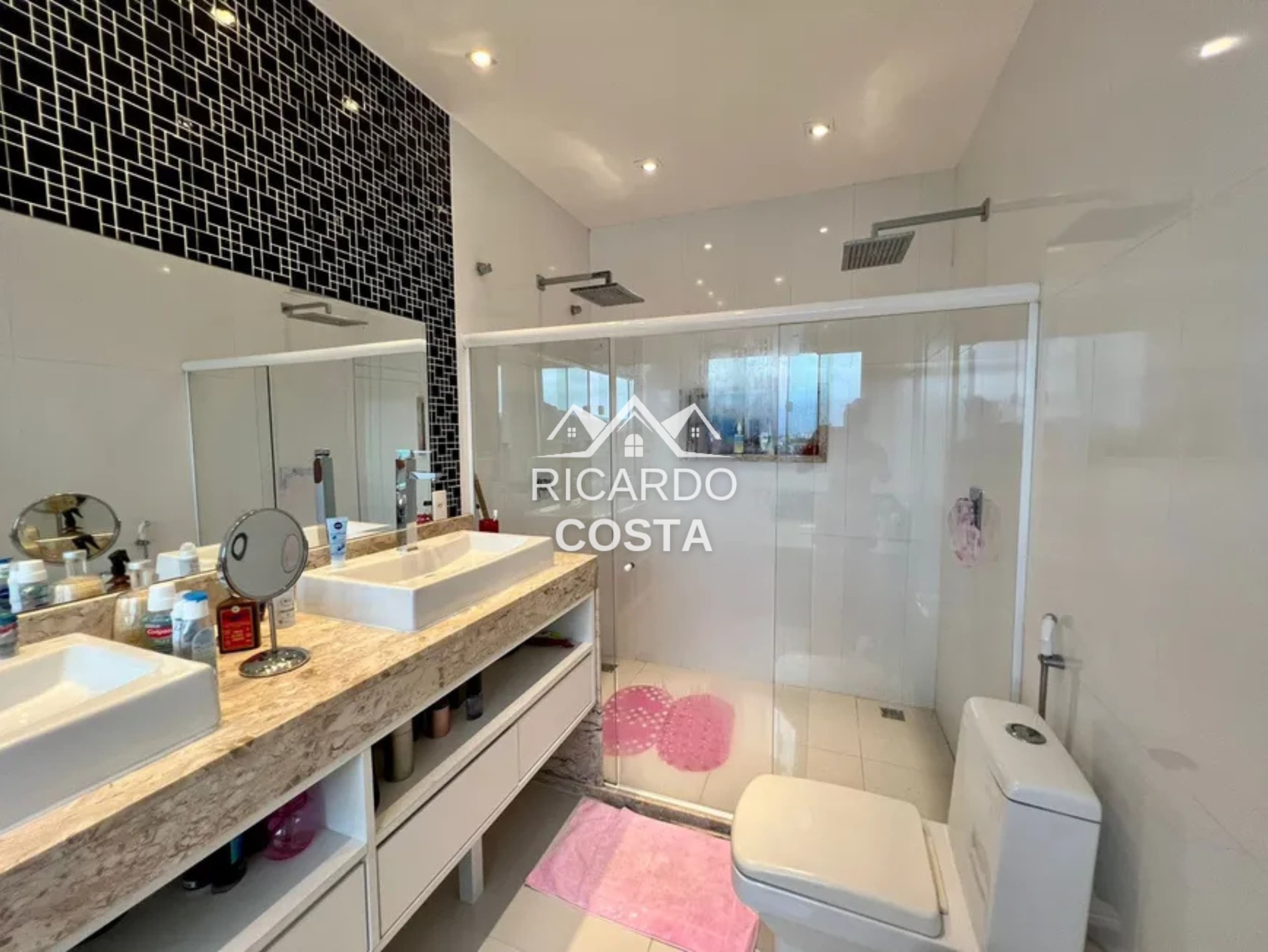 Imagem Casa de Condomínio com 3 Quartos à Venda ou Locação, 310 m² em Jacarepaguá - Rio de Janeiro Imagem Casa de Condomínio com 3 Quartos à Venda ou Locação, 310 m² em Jacarepaguá - Rio de Janeiro